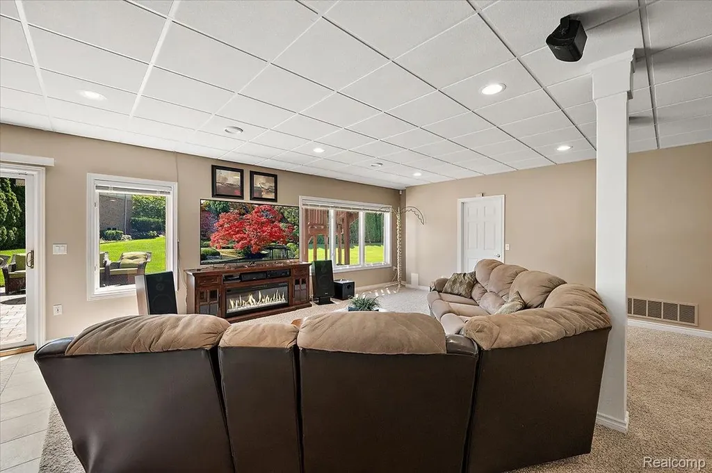 4417 Island View Drive Waterford Charter Township MI 48328