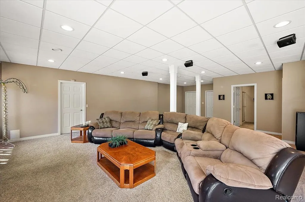4417 Island View Drive Waterford Charter Township MI 48328