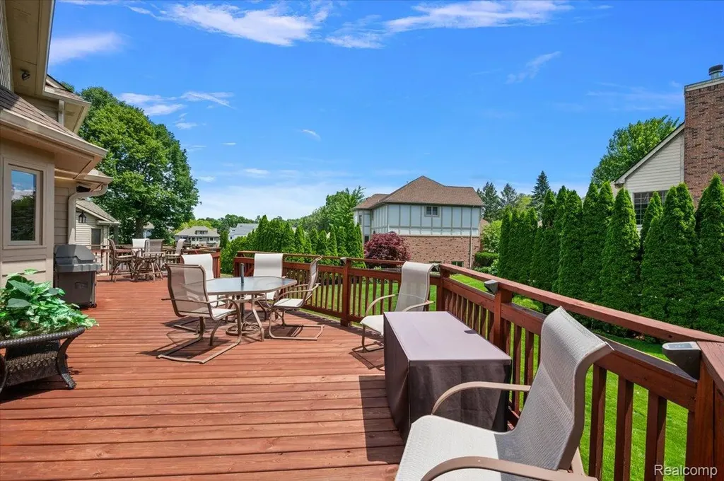 4417 Island View Drive Waterford Charter Township MI 48328