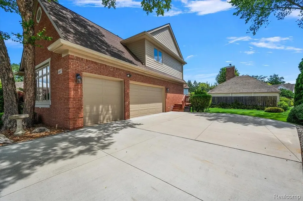 4417 Island View Drive Waterford Charter Township MI 48328
