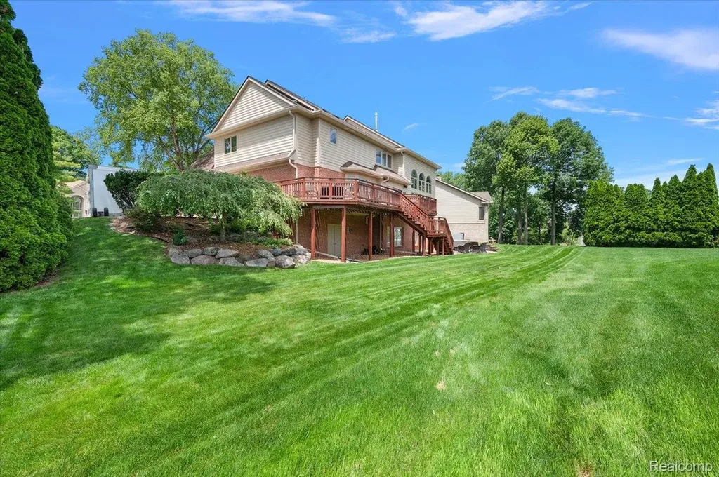 4417 Island View Drive Waterford Charter Township MI 48328
