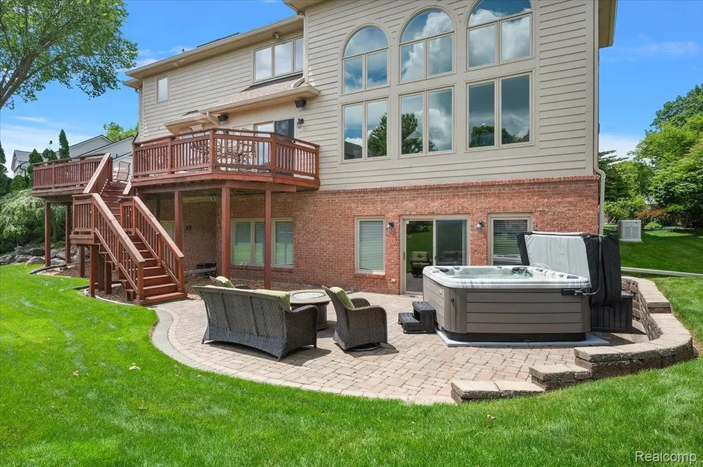 4417 Island View Drive Waterford Charter Township MI 48328