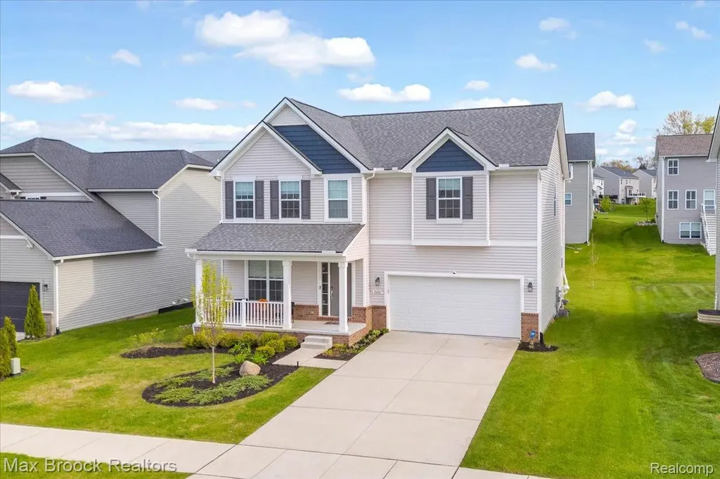8401 Sharon Drive White Lake Charter Township MI 48386