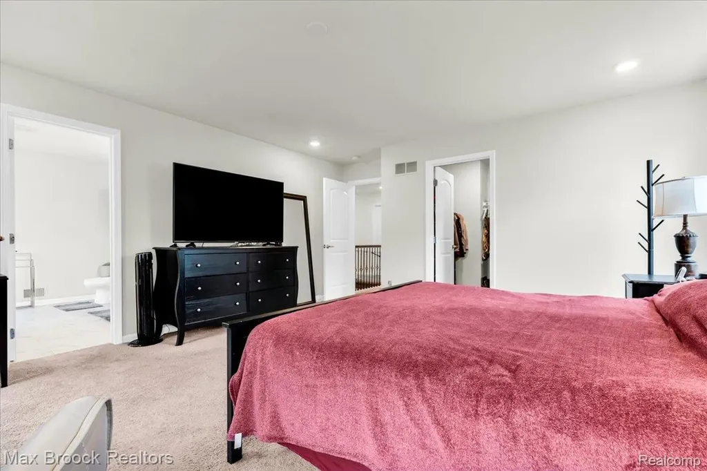8401 Sharon Drive White Lake Charter Township MI 48386