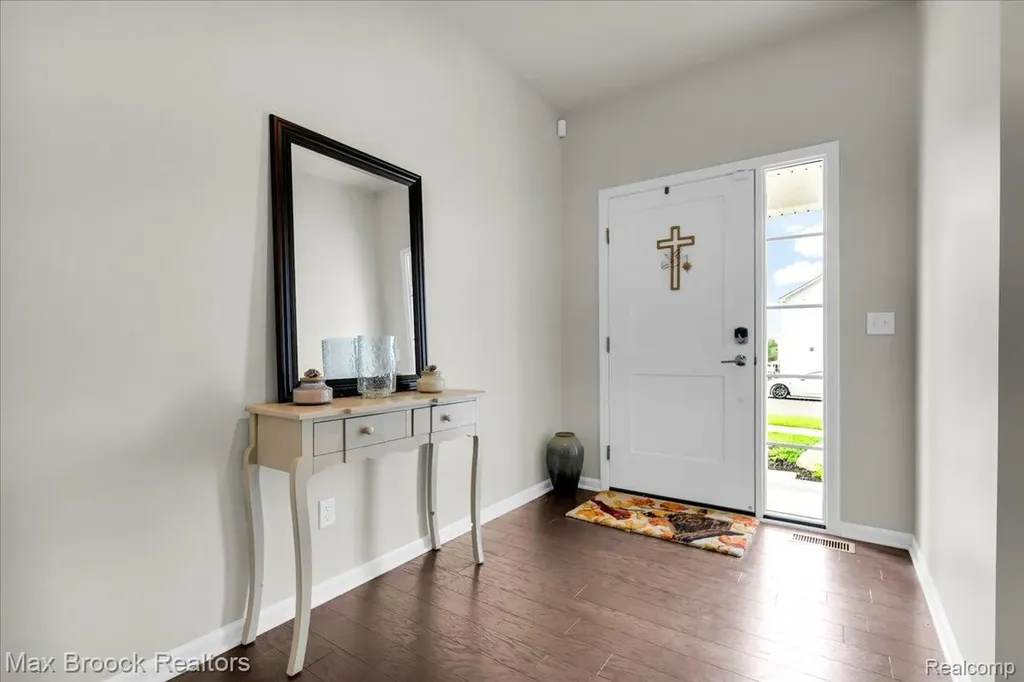 8401 Sharon Drive White Lake Charter Township MI 48386