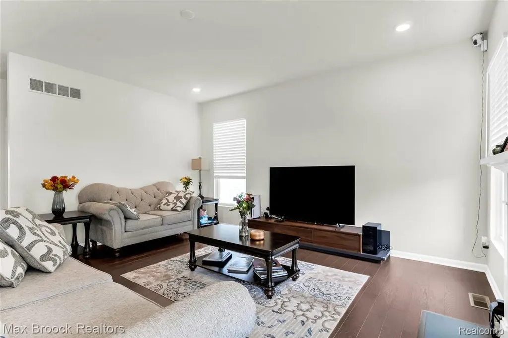 8401 Sharon Drive White Lake Charter Township MI 48386