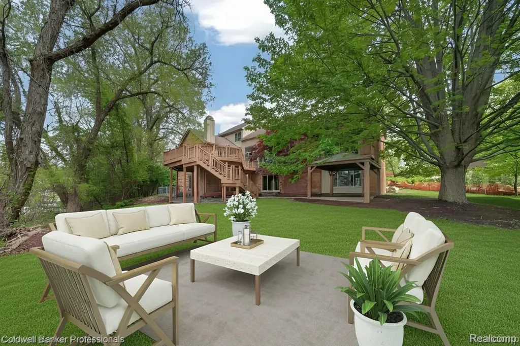 2076 Shore Hill Court West Bloomfield Charter Township MI 48323