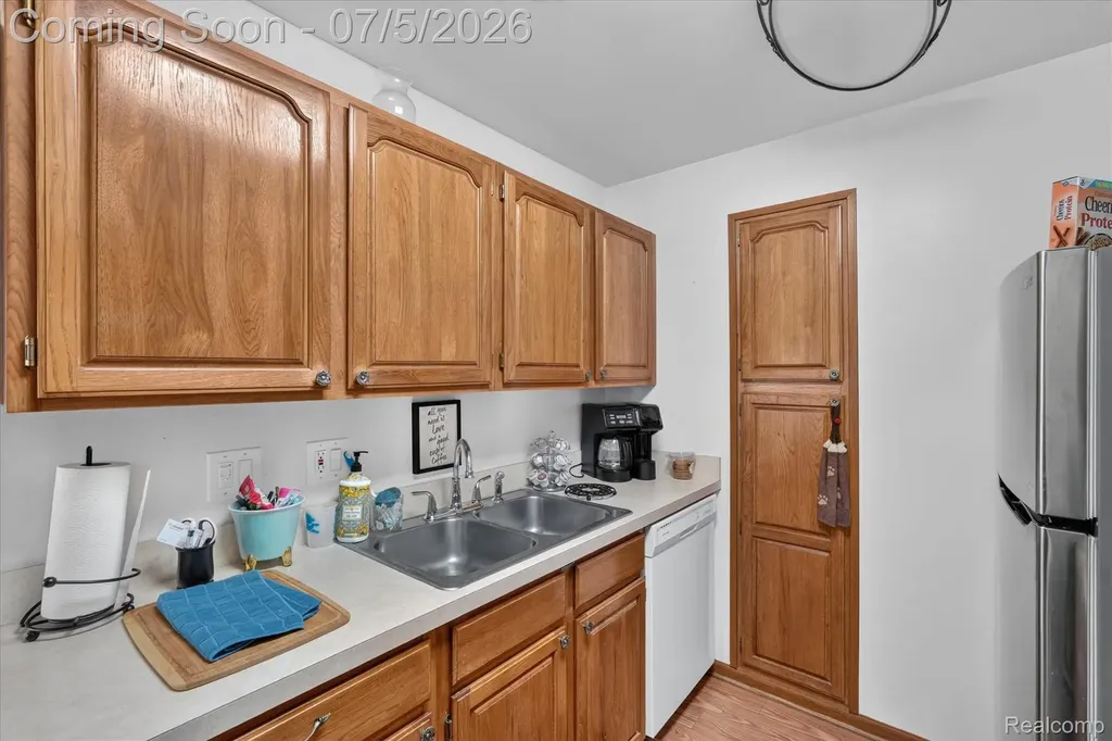524 W Rockwell Street Fenton City MI 48430