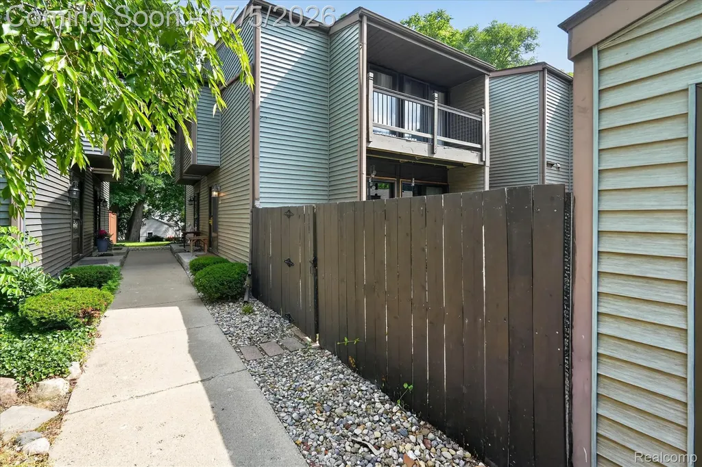 524 W Rockwell Street Fenton City MI 48430
