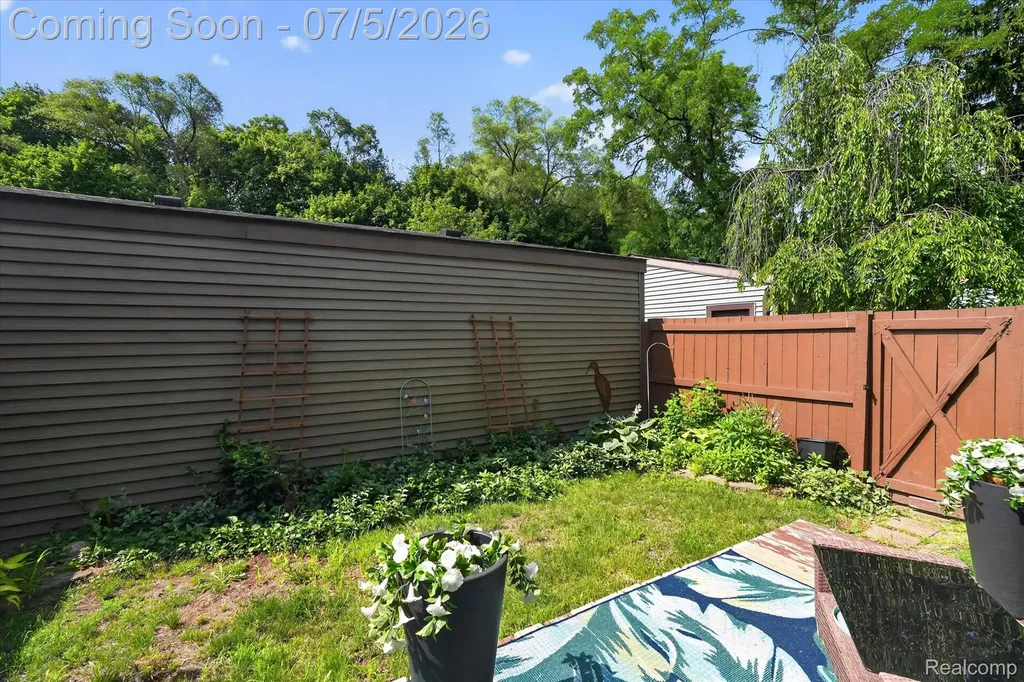 524 W Rockwell Street Fenton City MI 48430