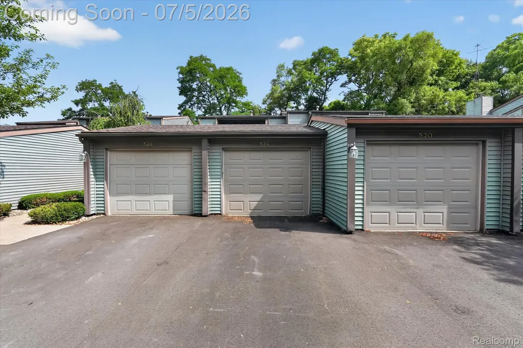 524 W Rockwell Street Fenton City MI 48430