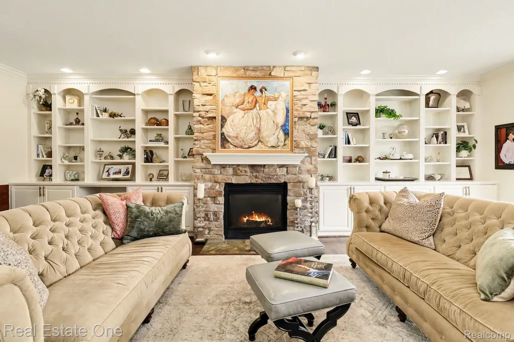 960 Hill Hollow Lane Milford Charter Township MI 48381