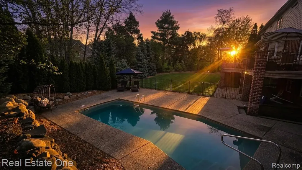 960 Hill Hollow Lane Milford Charter Township MI 48381