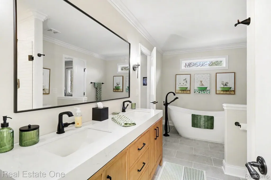 960 Hill Hollow Lane Milford Charter Township MI 48381