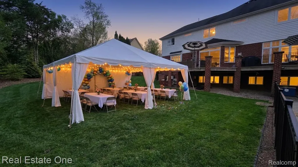 960 Hill Hollow Lane Milford Charter Township MI 48381