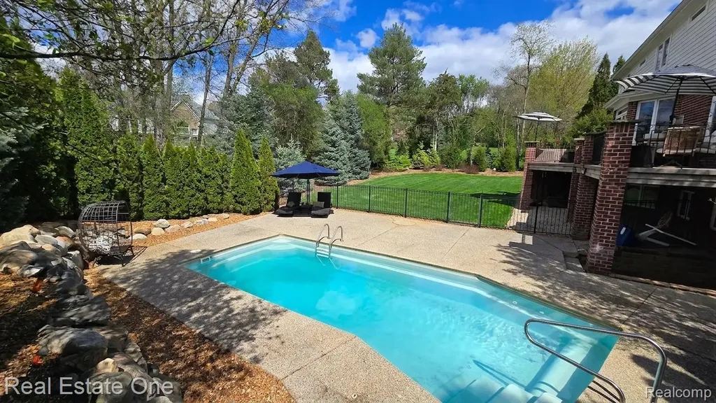 960 Hill Hollow Lane Milford Charter Township MI 48381