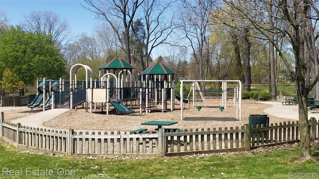 960 Hill Hollow Lane Milford Charter Township MI 48381