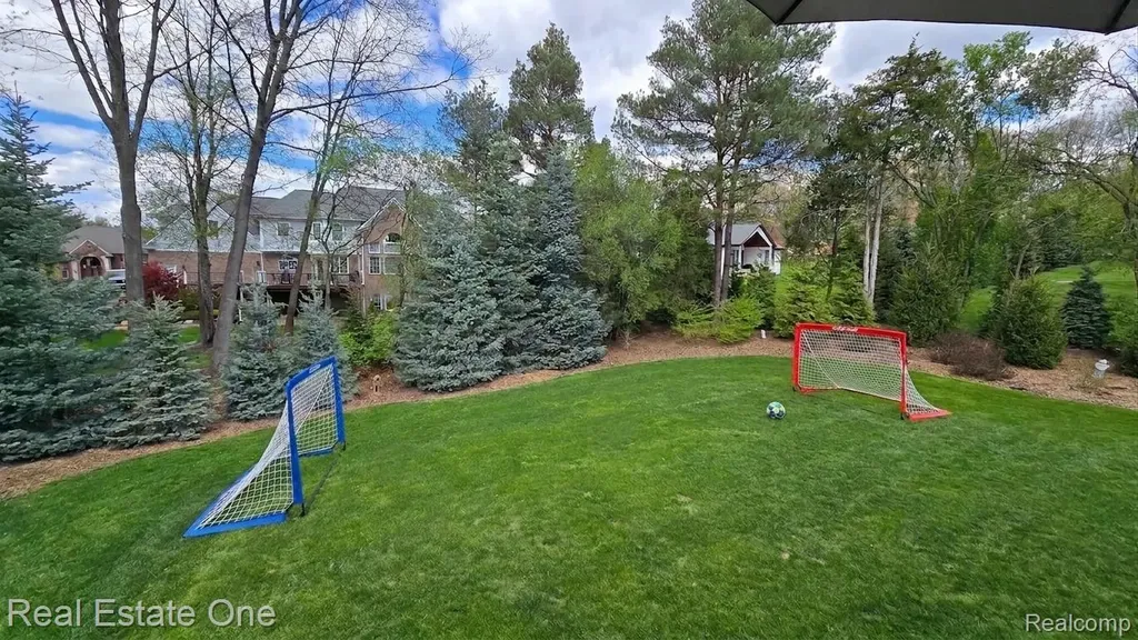 960 Hill Hollow Lane Milford Charter Township MI 48381