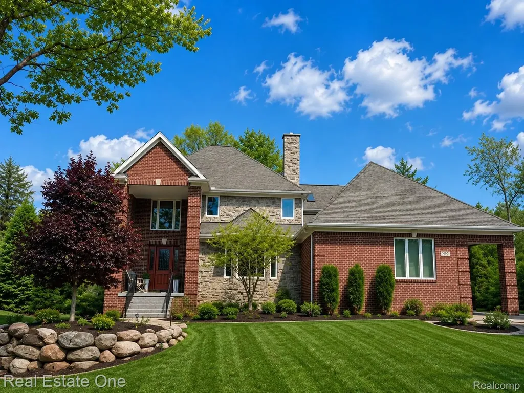 960 Hill Hollow Lane Milford Charter Township MI 48381