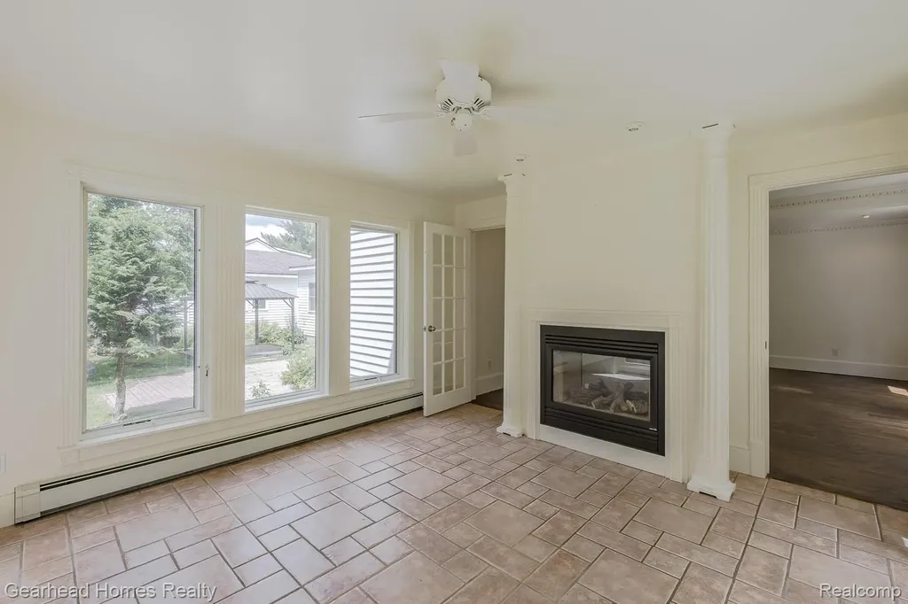6296 Elizabeth Lake Road Waterford Charter Township MI 48327
