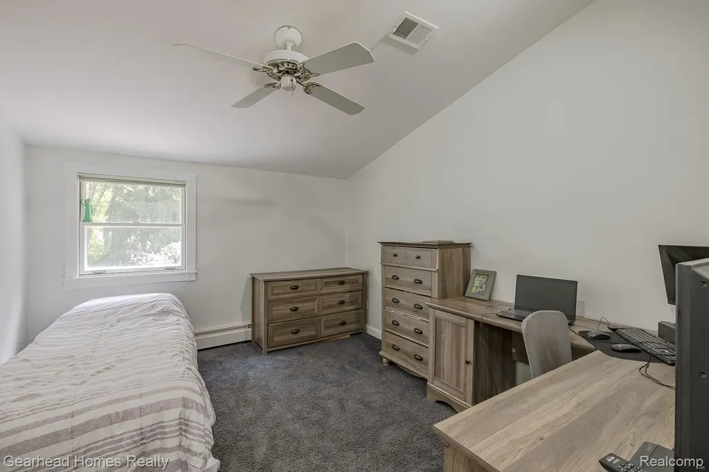 6296 Elizabeth Lake Road Waterford Charter Township MI 48327