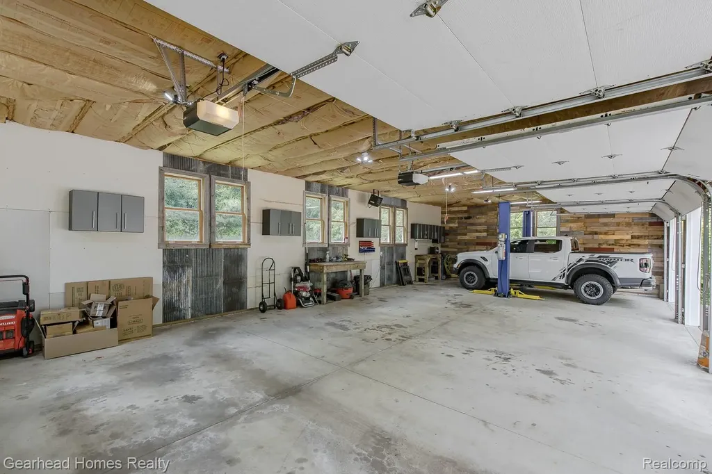 6296 Elizabeth Lake Road Waterford Charter Township MI 48327