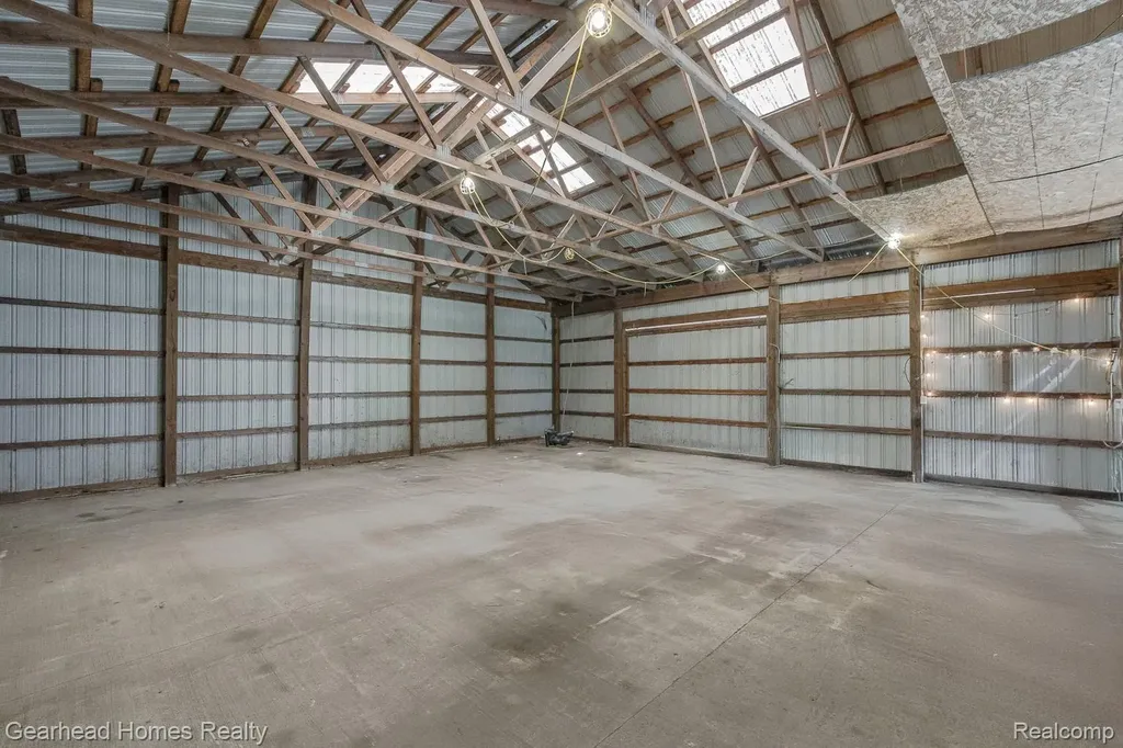 6296 Elizabeth Lake Road Waterford Charter Township MI 48327
