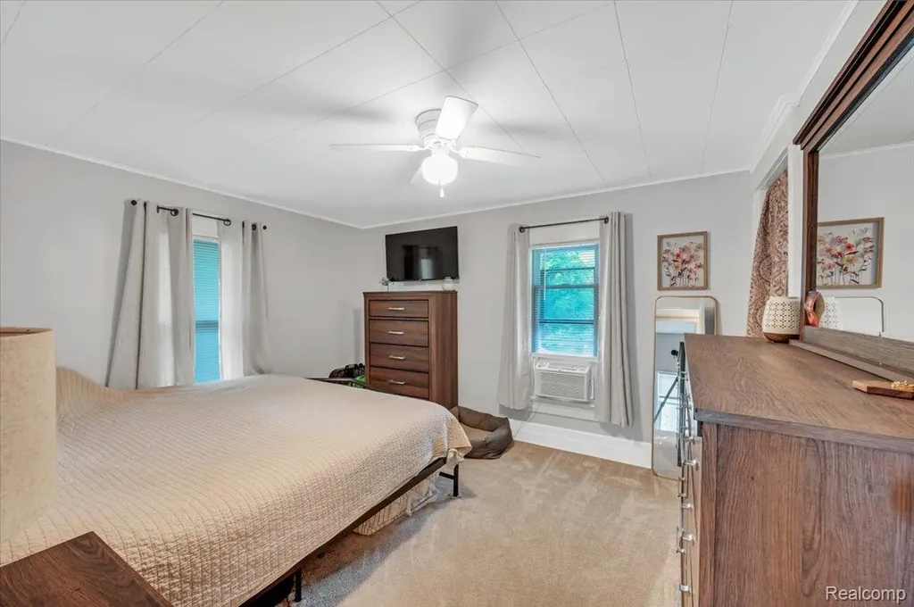 128 Fox Street Lapeer City MI 48446