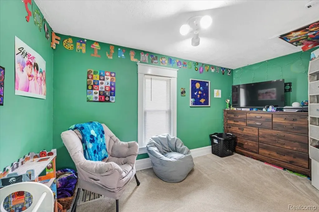 128 Fox Street Lapeer City MI 48446