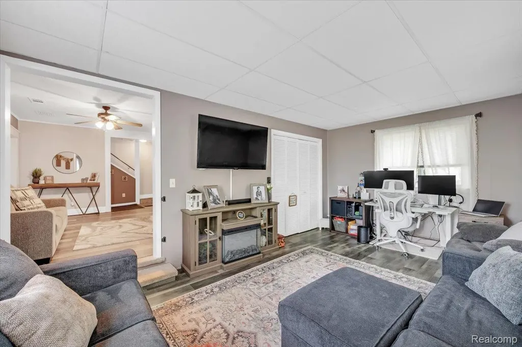 128 Fox Street Lapeer City MI 48446