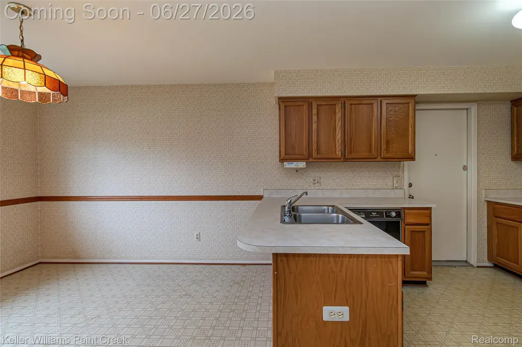 31980 Mark Adam Lange Warren City MI 48093