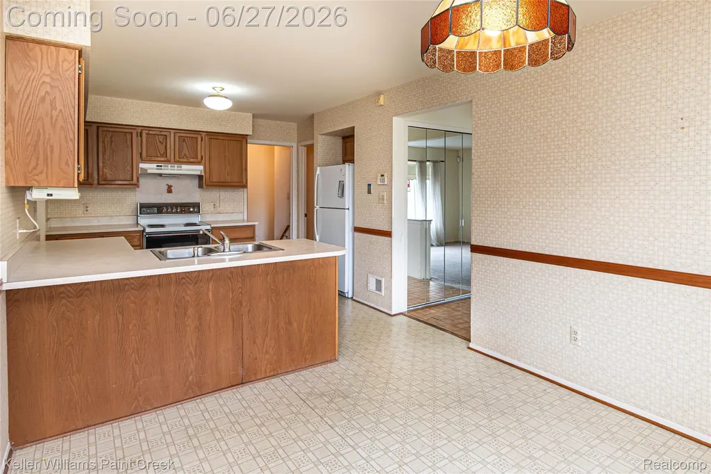 31980 Mark Adam Lange Warren City MI 48093