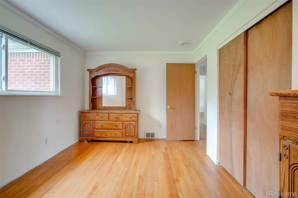16944 Hans Court Fraser City MI 48026
