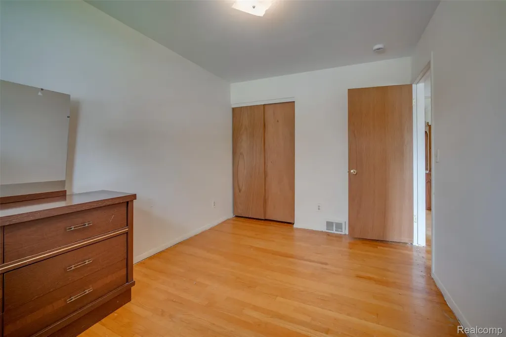 16944 Hans Court Fraser City MI 48026