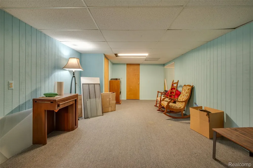 16944 Hans Court Fraser City MI 48026