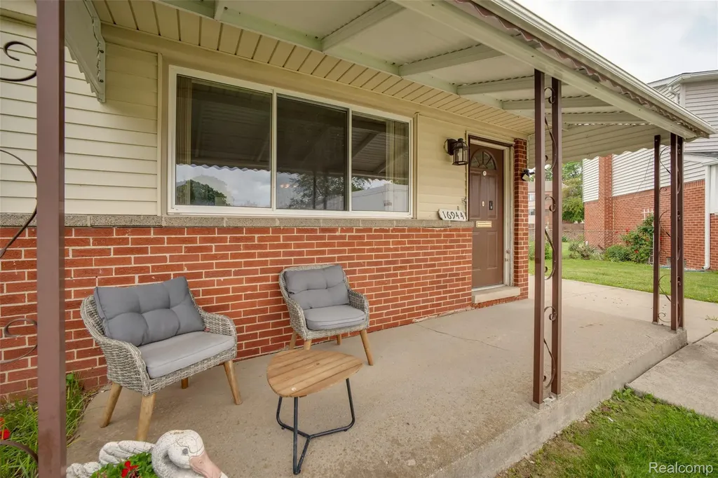 16944 Hans Court Fraser City MI 48026