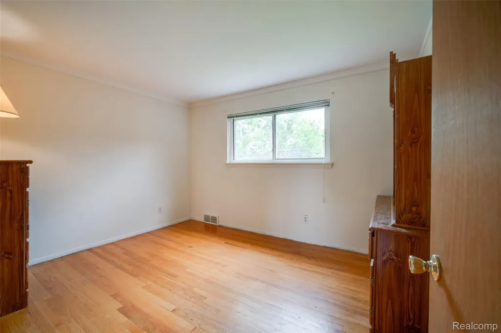 16944 Hans Court Fraser City MI 48026