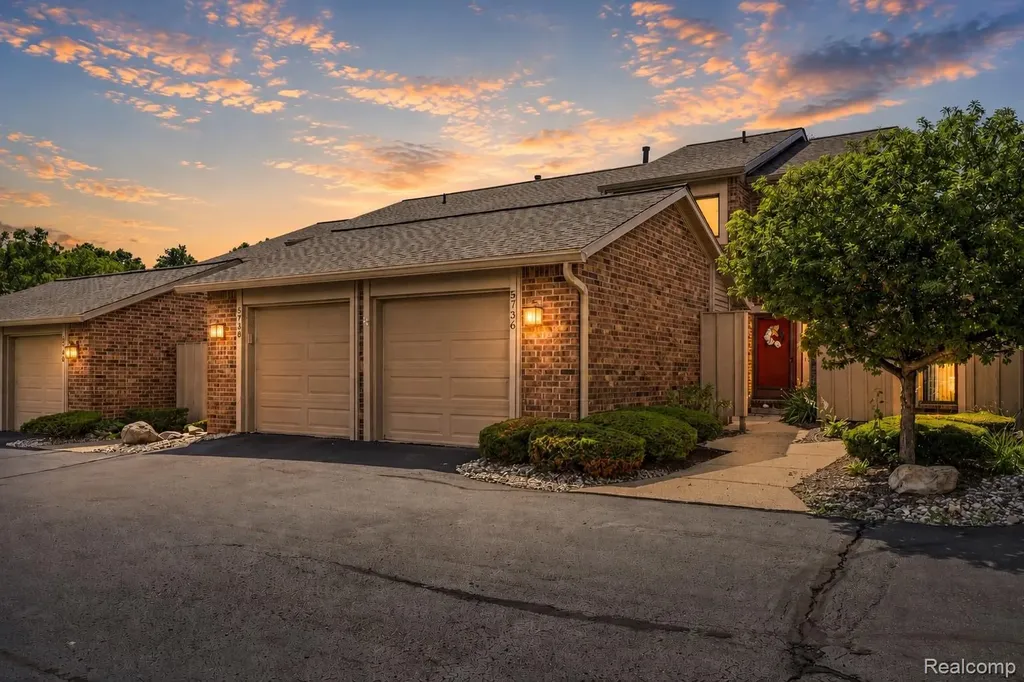 5736 Woodland View Independence Charter Township MI 48346