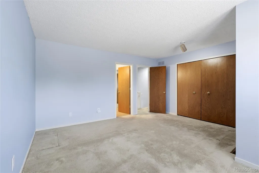 5736 Woodland View Independence Charter Township MI 48346