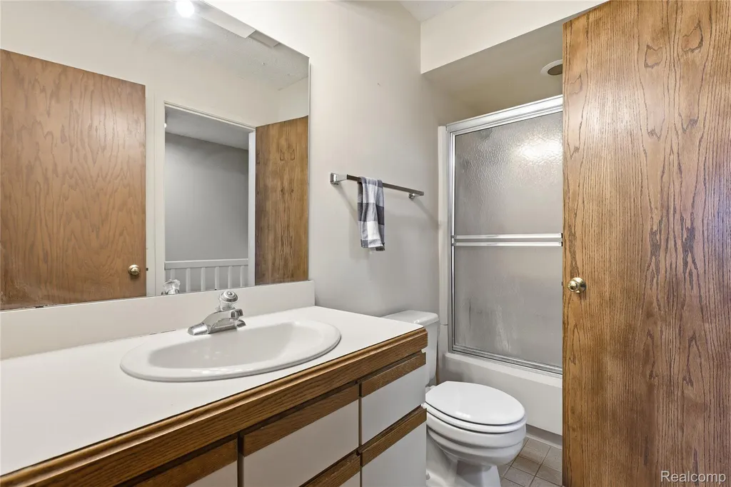 5736 Woodland View Independence Charter Township MI 48346