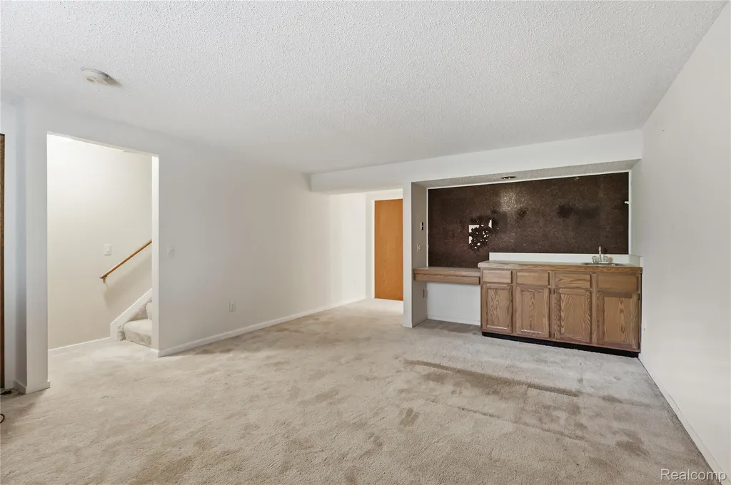 5736 Woodland View Independence Charter Township MI 48346