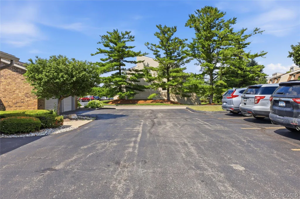 5736 Woodland View Independence Charter Township MI 48346