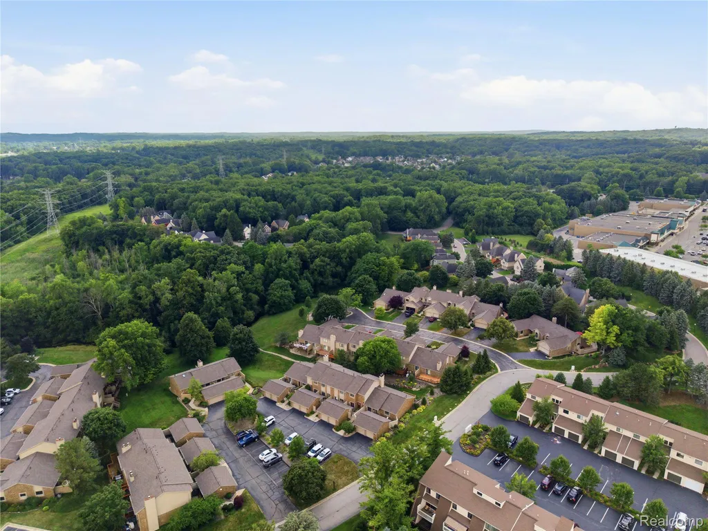 5736 Woodland View Independence Charter Township MI 48346