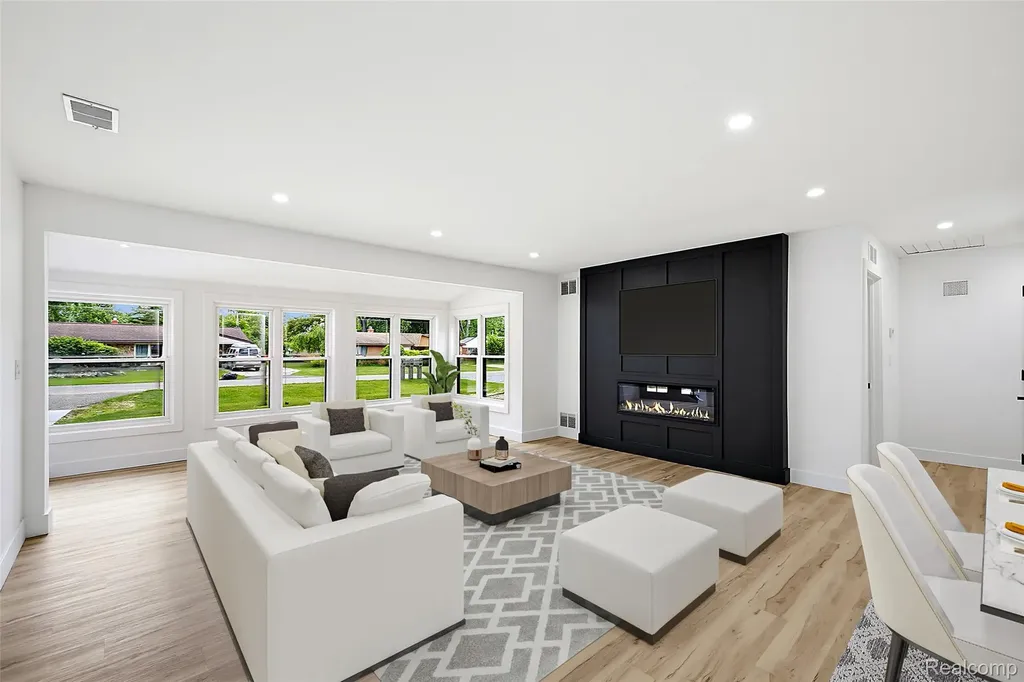 2486 Lafay Drive West Bloomfield Charter Township MI 48324