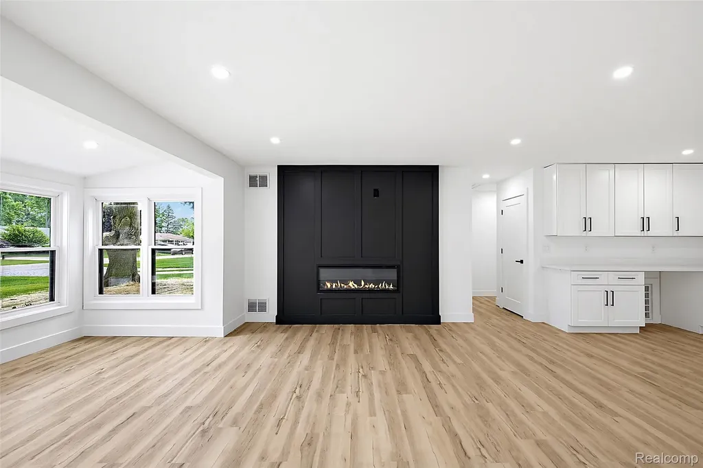 2486 Lafay Drive West Bloomfield Charter Township MI 48324