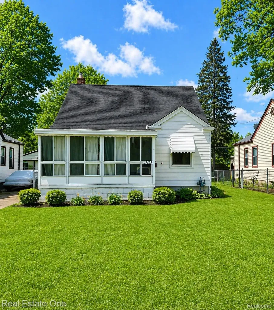 17405 Brady Redford Charter Township MI 48240