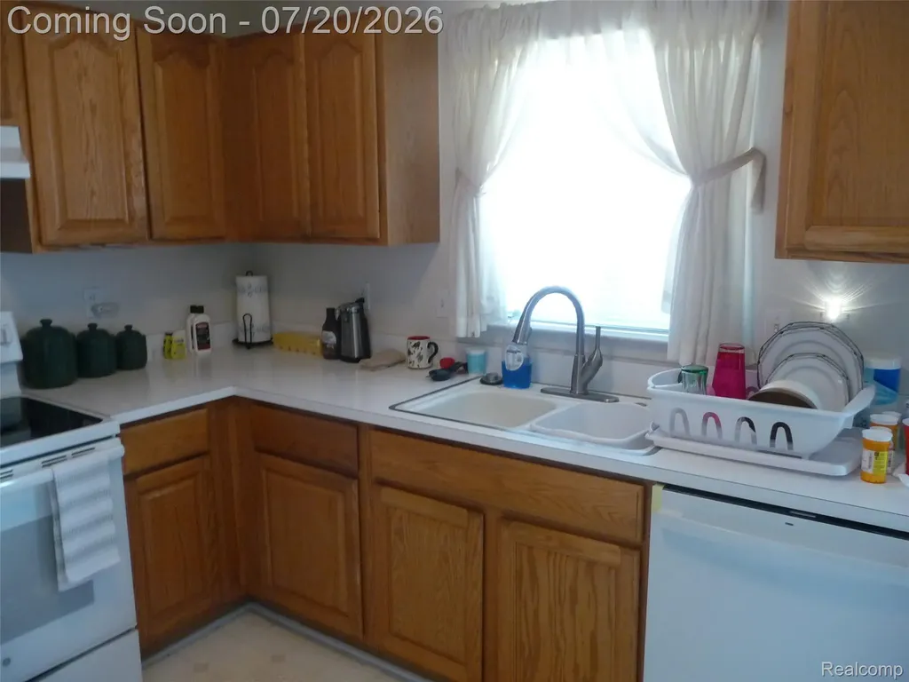 217 Stephanie Drive Westland City MI 48186