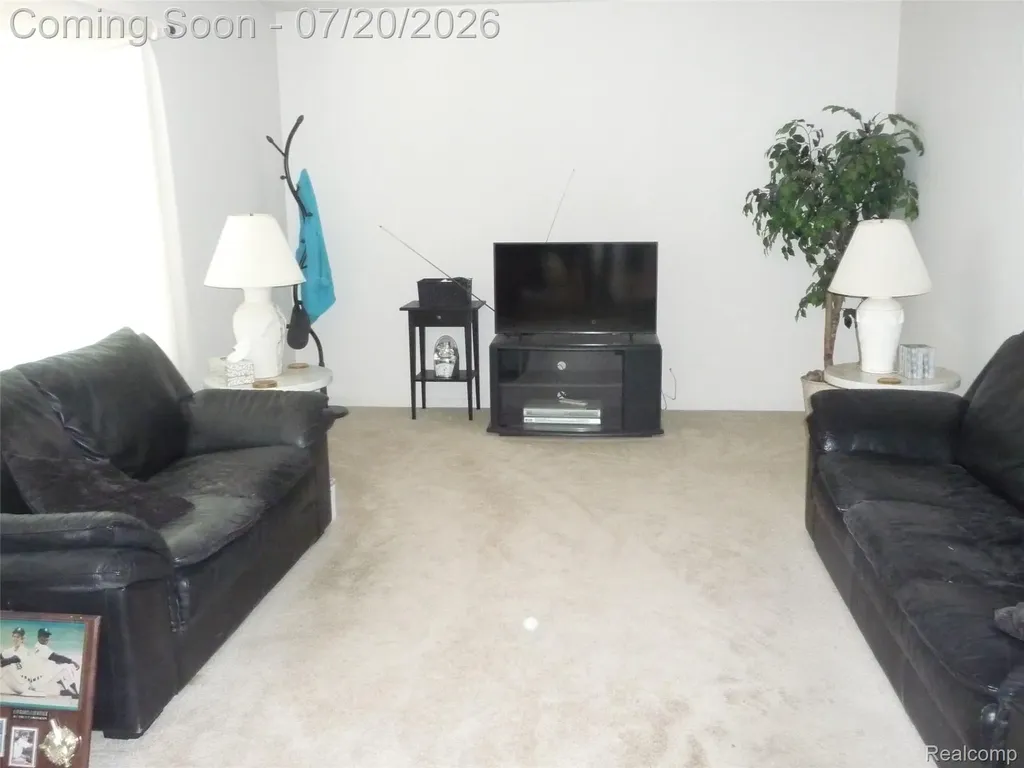 217 Stephanie Drive Westland City MI 48186