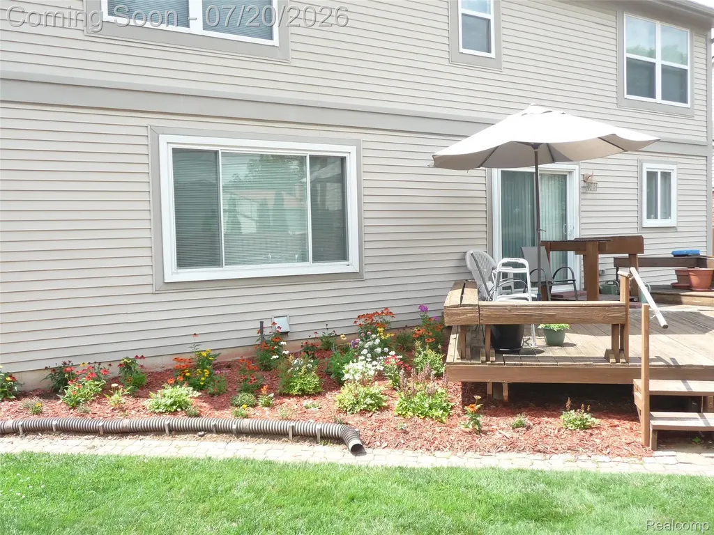 217 Stephanie Drive Westland City MI 48186
