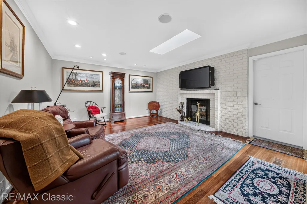 727 Arbor Court Bloomfield Charter Township MI 48304